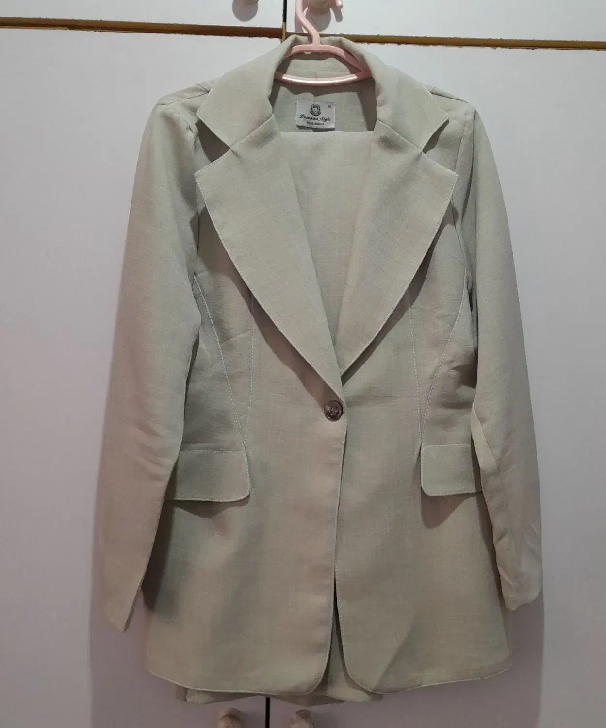 لباس های تمیز و نو|لباس|رشت, فلسطین|دیوار