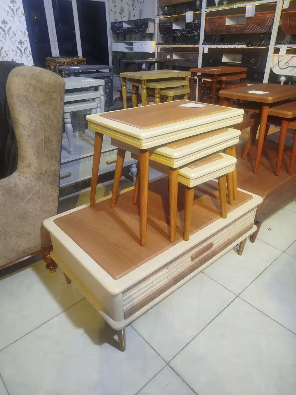 جلومبلی الیف زرکالاا|مبلمان خانگی و میز عسلی|یاسوج, |دیوار