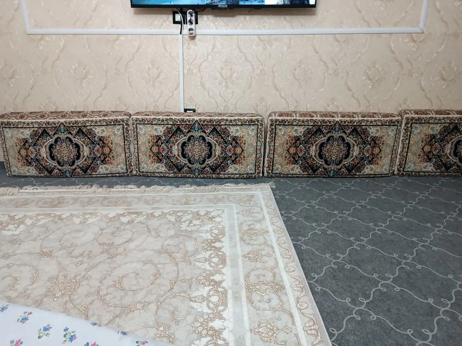 پشتی|پشتی|همدان, |دیوار