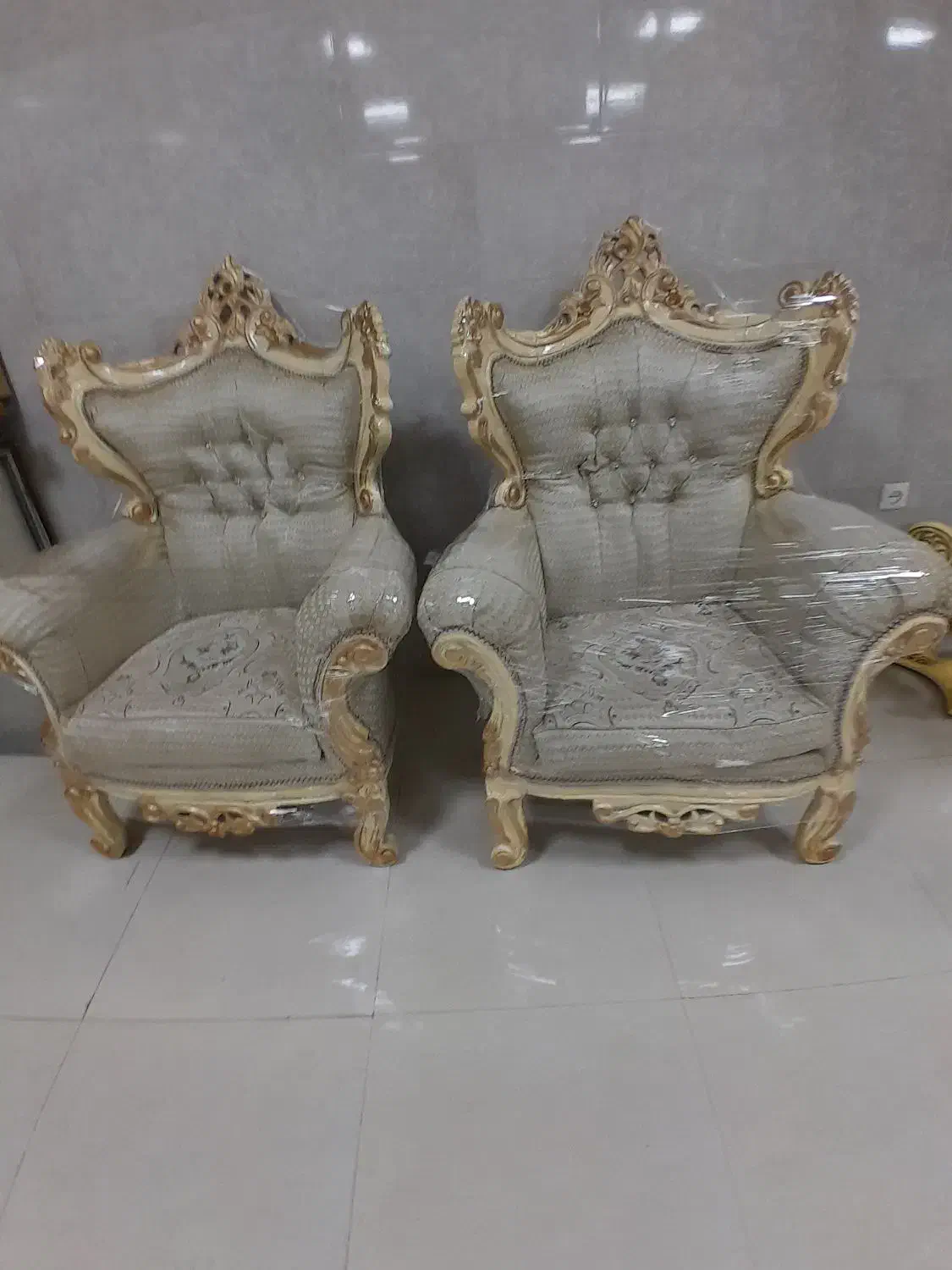 مبل تاج عروس|مبلمان خانگی و میز عسلی|زنجان, |دیوار