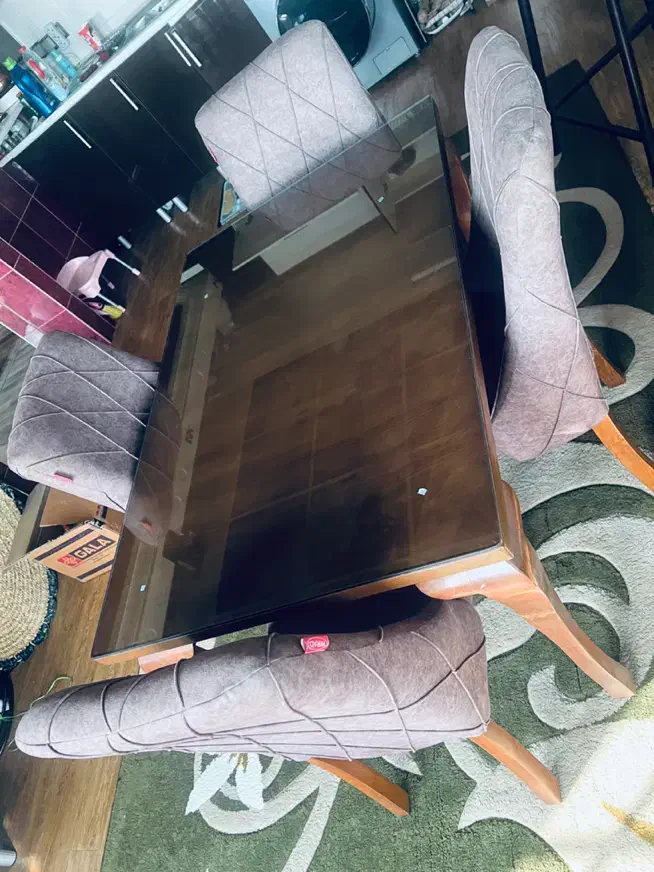 میز نهار خوری ۴نفره در حد نو|میز و صندلی غذاخوری|الوند, |دیوار