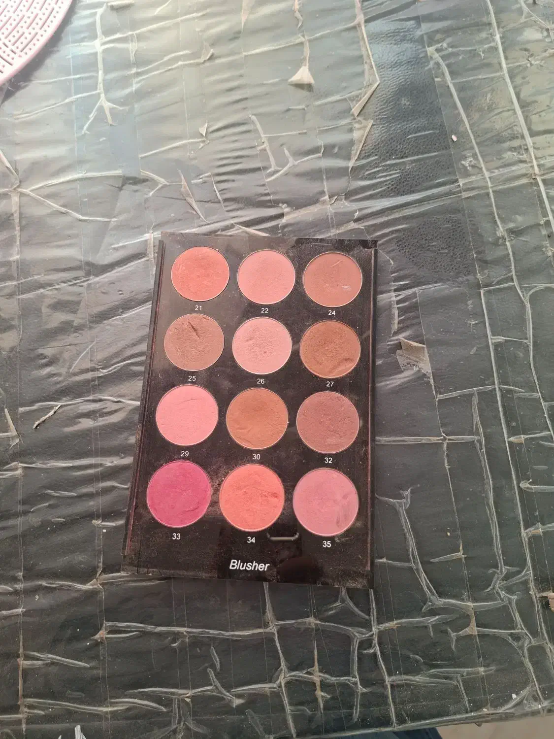 تعدادی سایه تعدادی لوازم ارایش|آرایشی، بهداشتی، درمانی|کرمانشاه, |دیوار