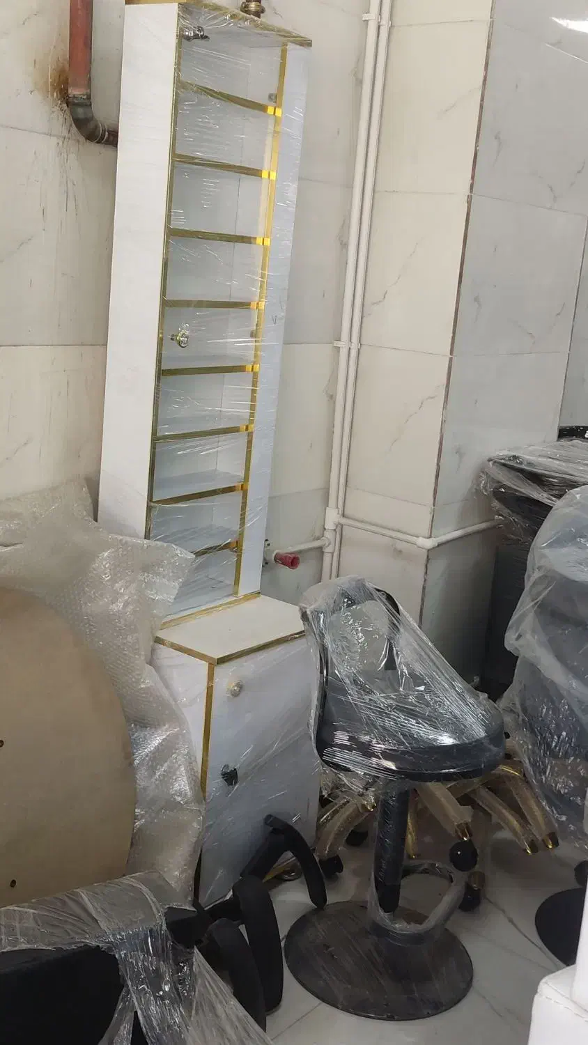 استند لاک|آرایشگاه و سالنهای زیبایی|همدان, |دیوار