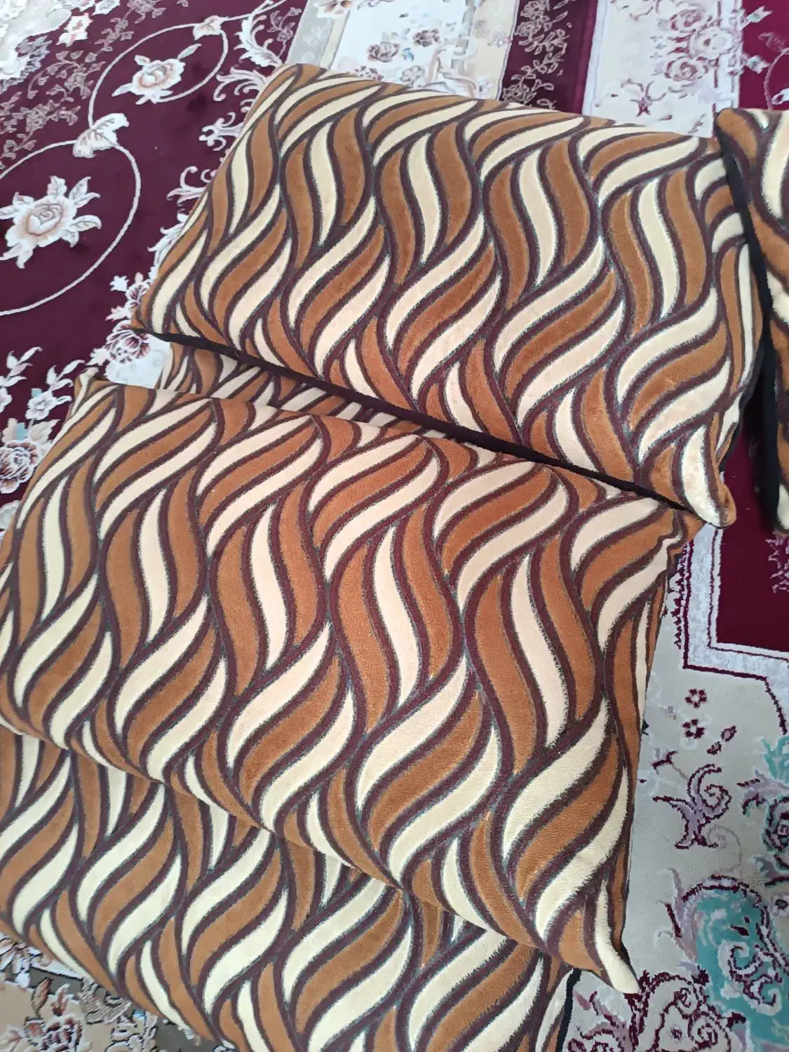 بالشت|رختخواب، بالش، پتو|اسلام‌‌آباد غرب, |دیوار