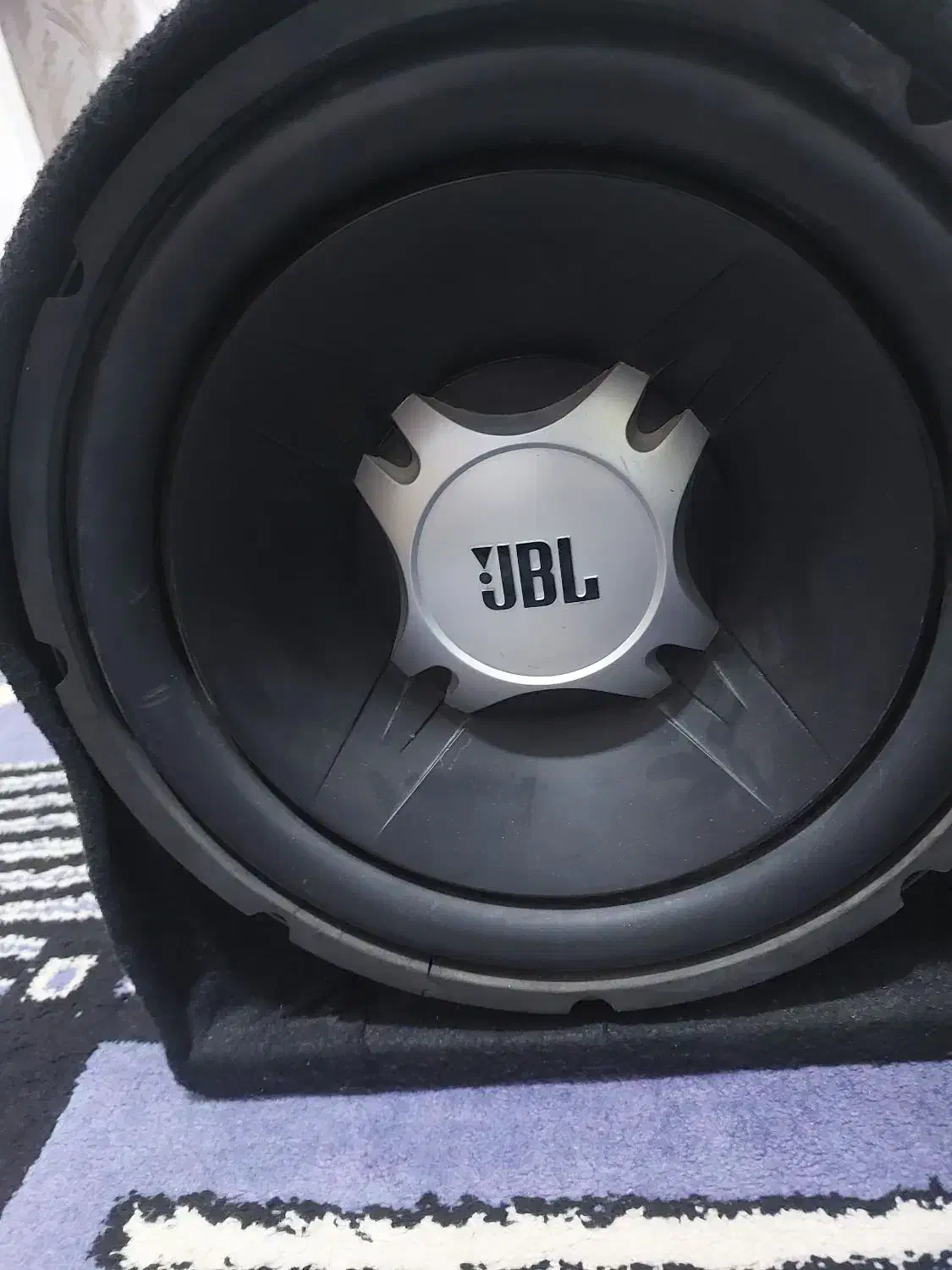 ساب جی بی ال|صوتی و تصویری|پرند, فاز ۵|دیوار