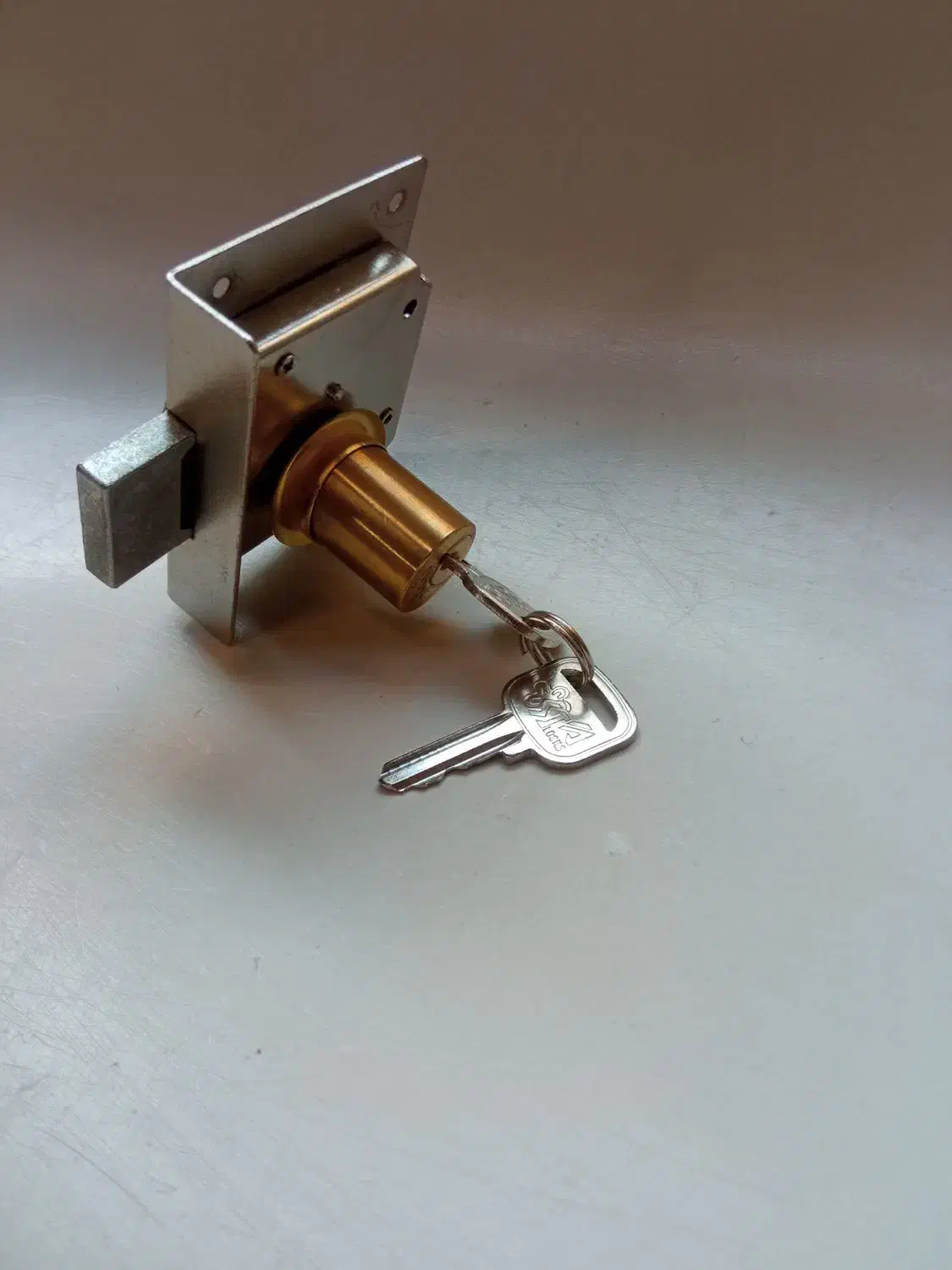 فروش انواع قفل به صورت تکی  و عمده بهترین قیمت|ابزارآلات|تهران, منیریه|دیوار