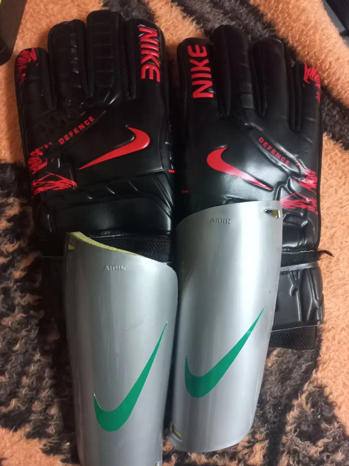 دستکش دروازه بانی و ساق بند|تجهیزات ورزشی|سبزوار, قاضی زاد|دیوار