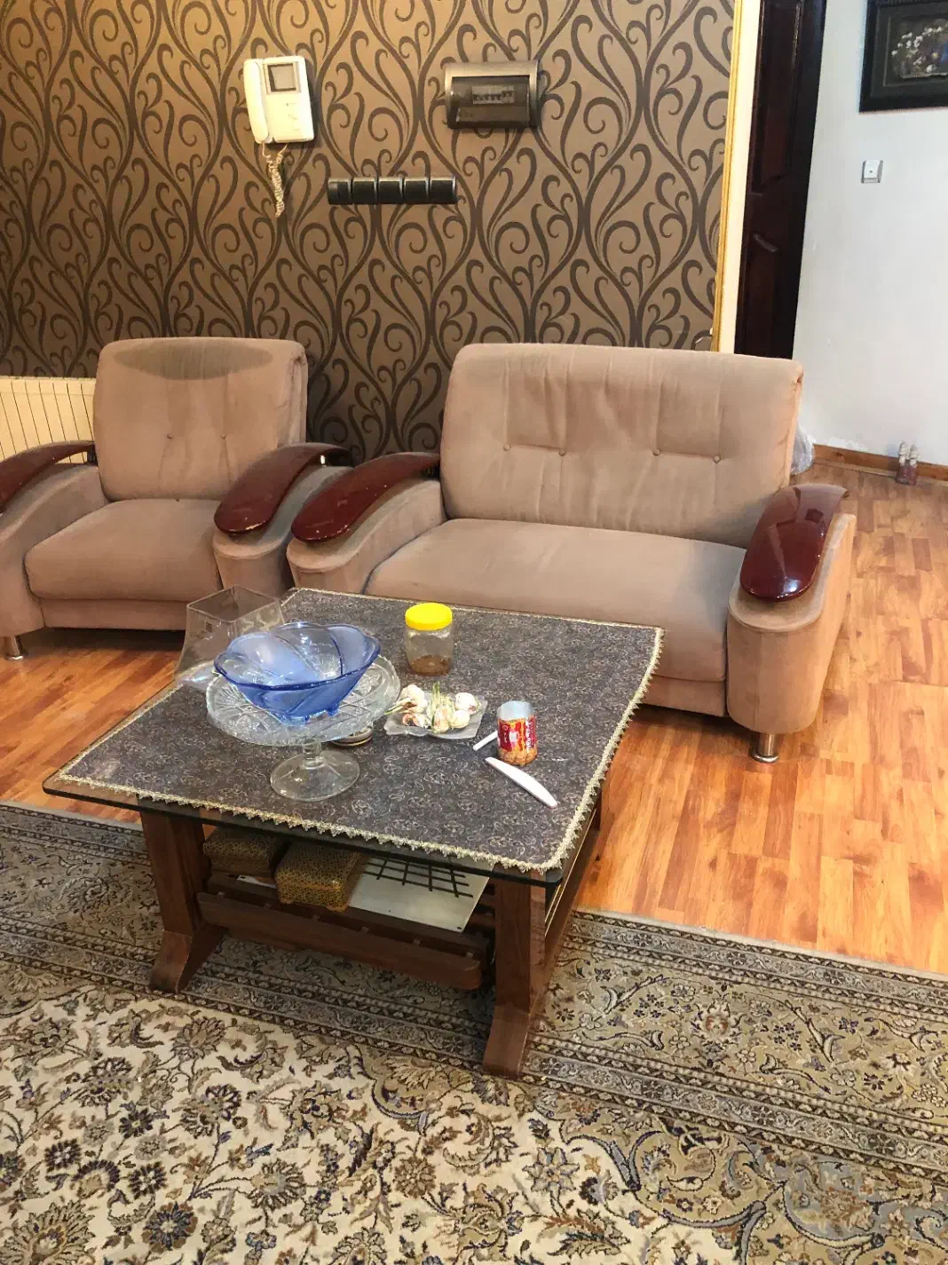 مبل راحتی با میز وسط|مبلمان خانگی و میز عسلی|قائم‌شهر, |دیوار