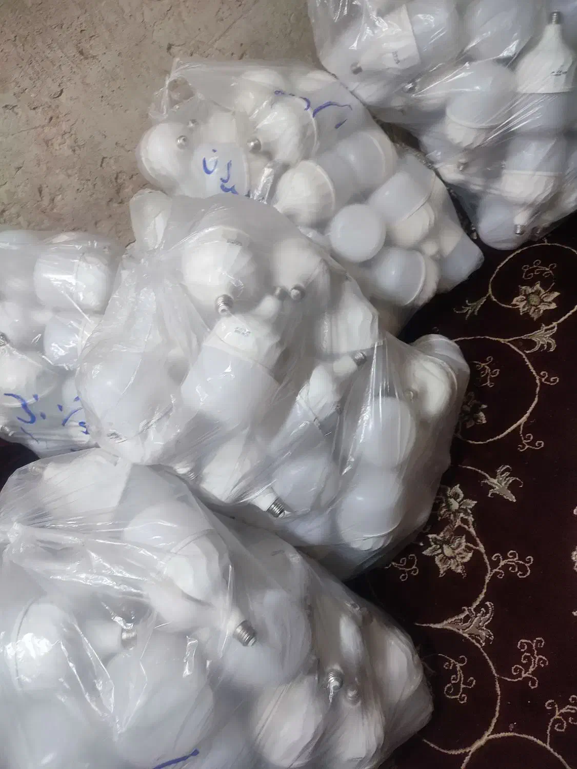 لامپ ۶۰ وات بدون کارتن عمده|لامپ و چراغ|زاهدان, |دیوار