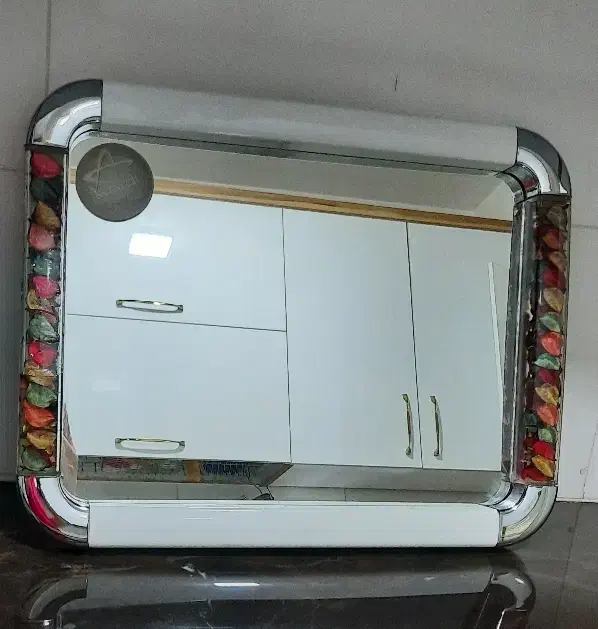 آینه|آینه|قم, نیروگاه|دیوار