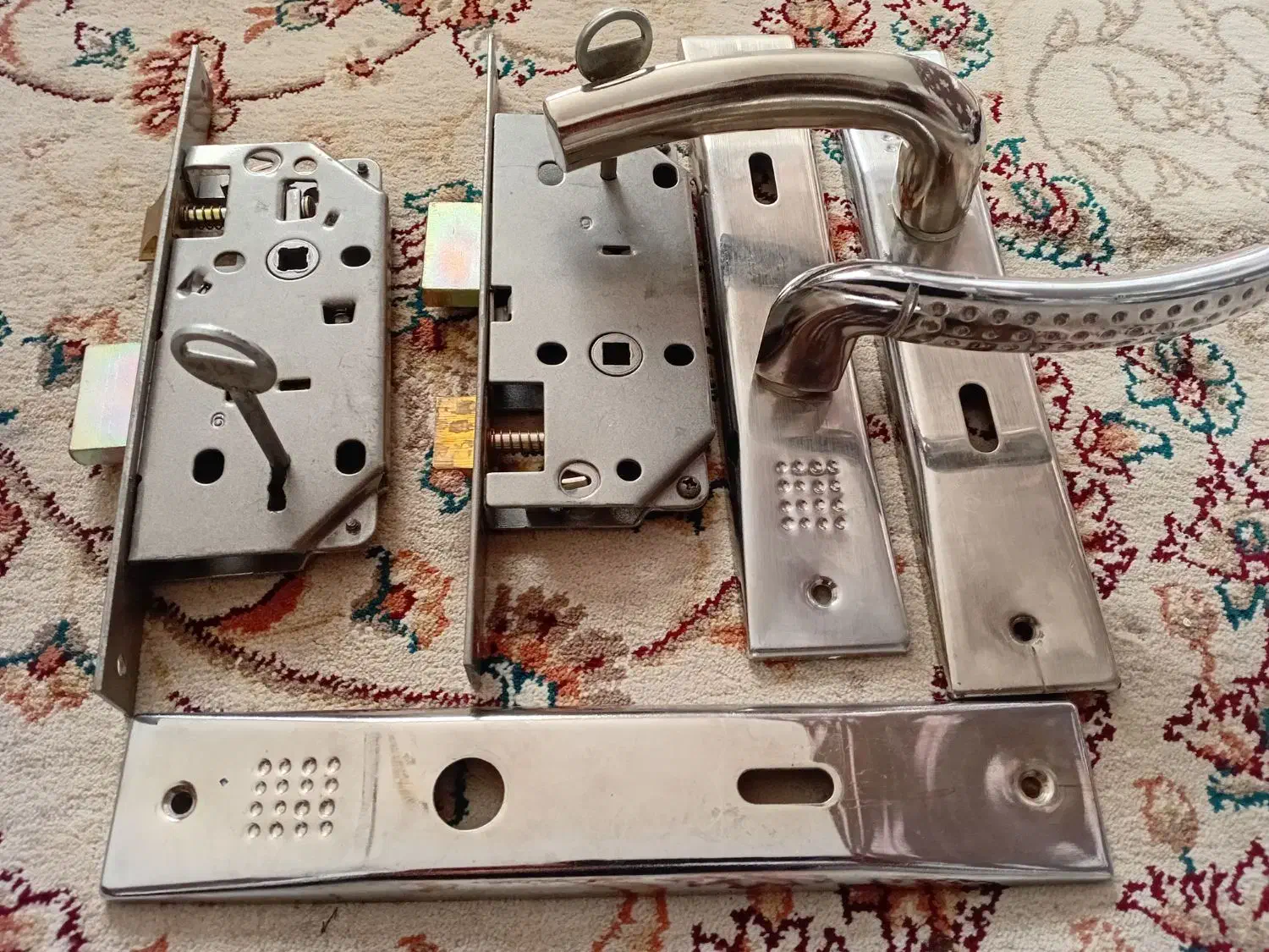 قفل.روکش.مغزی|ابزارآلات|گلبهار, شهر جدید گلبهار|دیوار