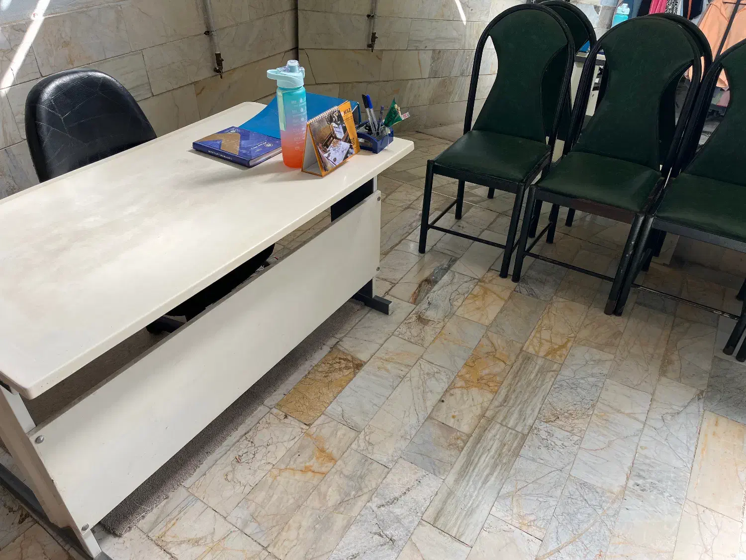 میز و‌صندلی|دفتر کار|گرگان, |دیوار