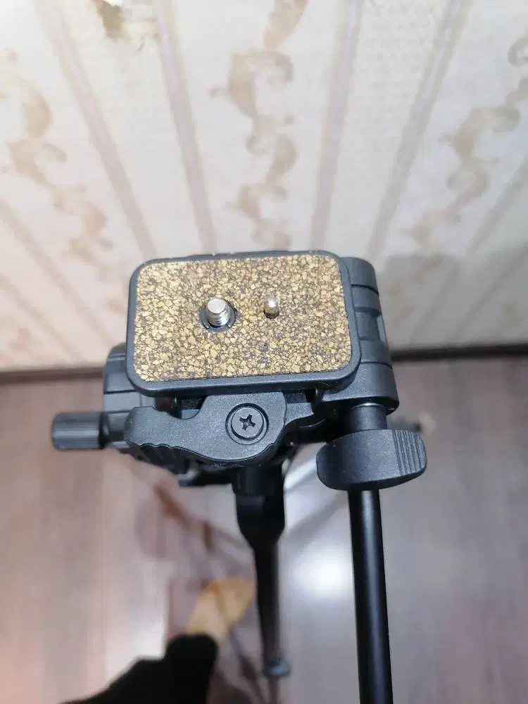 پایه دوربین عکس برداری و فیلم برداری|دوربین عکاسی و فیلمبرداری|تهران, بهمن یار|دیوار