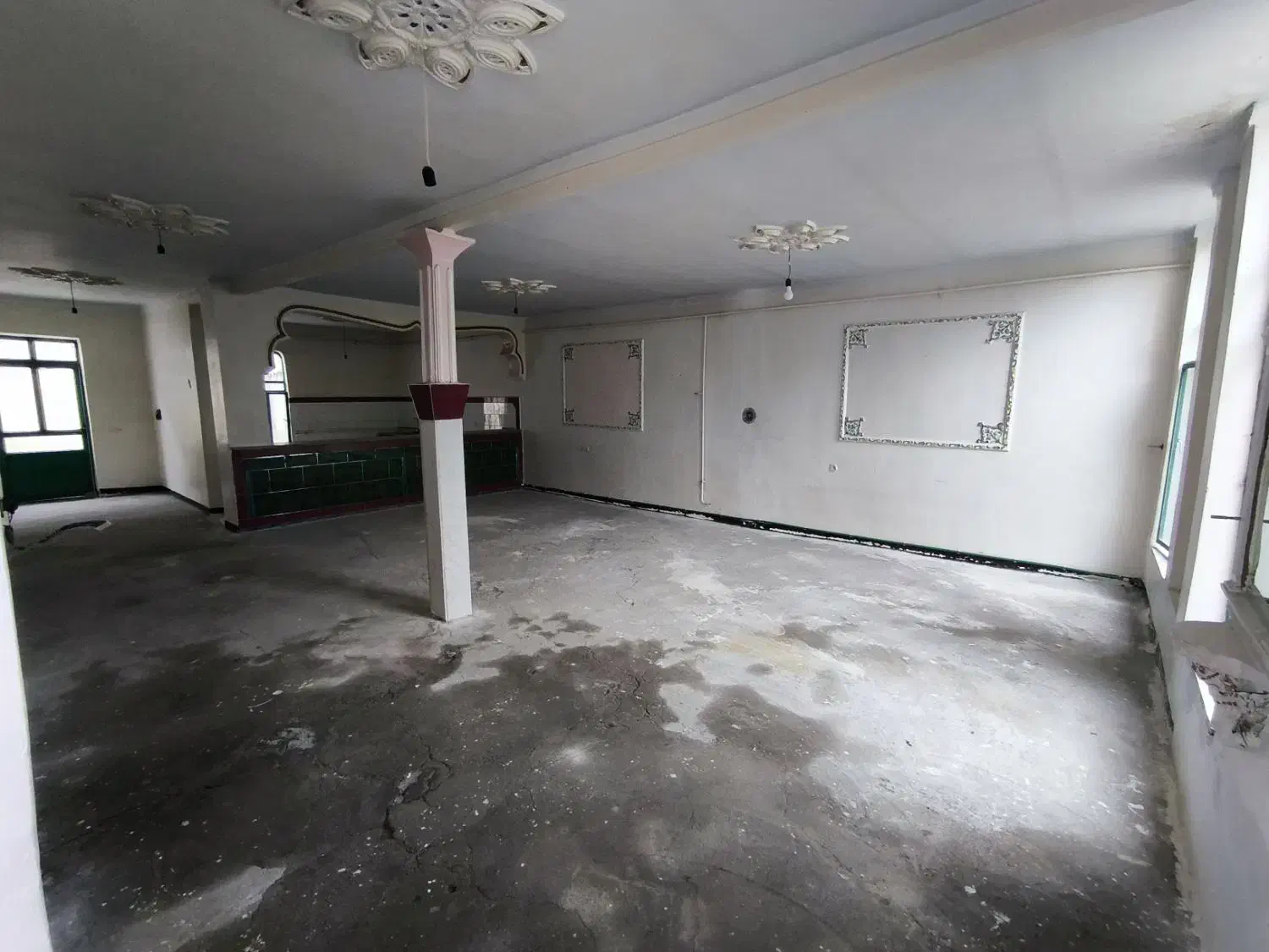 ویلایی ۲۸۰ متری ،حیاط ماشین‌رو+باغچه مثمر،کوچه 19|فروش خانه و ویلا|پارس‌آباد, |دیوار