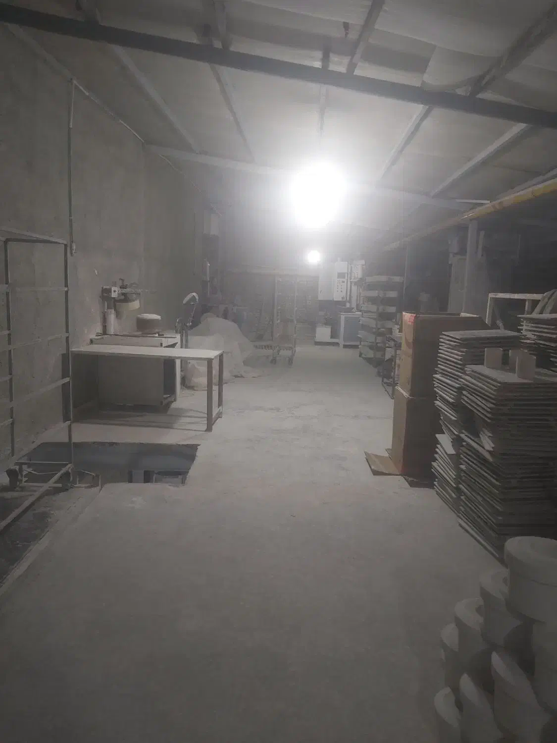 نیازمند نیروی جوان اقا در لالجین|استخدام هنری و رسانه|لالجین, |دیوار