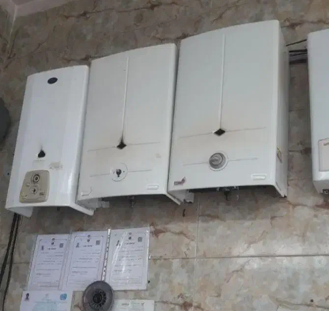 آبگرمکن کارکرده و پکیج فرسوده درب منزل|آبگرمکن، پکیج، شوفاژ|بروجرد, |دیوار