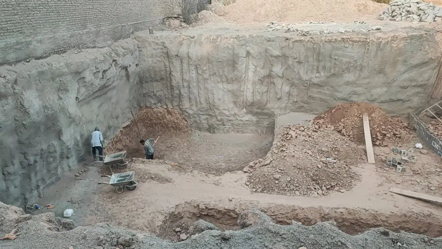 خواهان مشارکت در ساخت|مشارکت در ساخت املاک|شیراز, آبیاری|دیوار