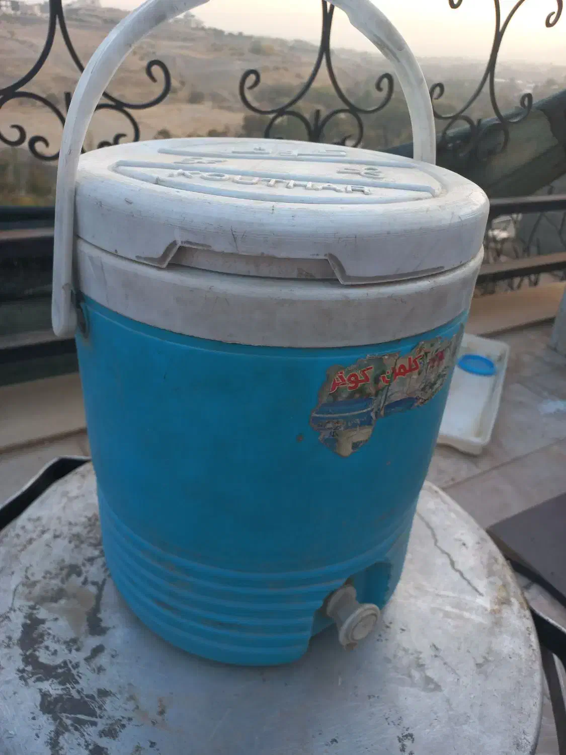 کلمن ها کاملا سالم|ظروف نگهدارنده، پلاستیکی، یکبارمصرف|طرقبه, |دیوار