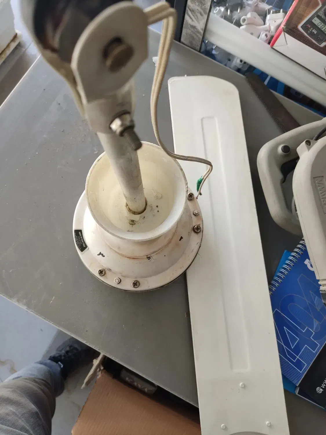 پنکه سقفی سالم|پنکه و تصفیه‌کنندهٔ هوا|اراک, |دیوار