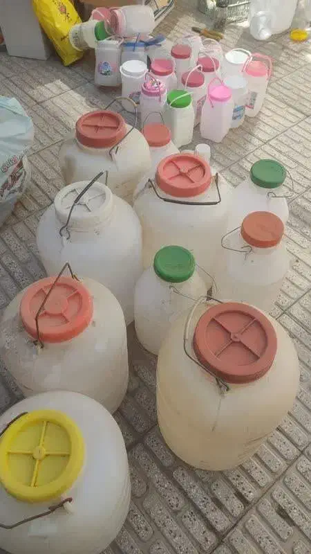 انواع دبه برای خیارشور و ترشی و رب|ظروف نگهدارنده، پلاستیکی، یک‌بارمصرف|تبریز, |دیوار
