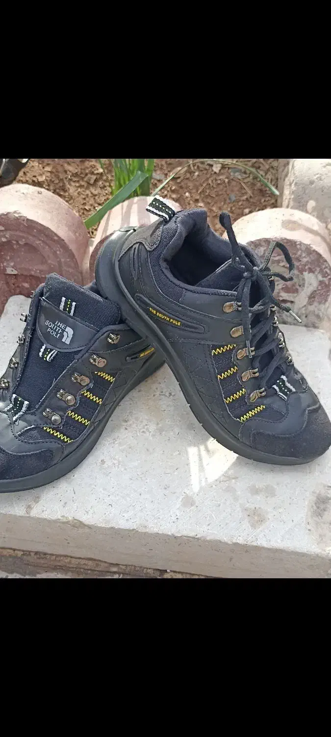 کفش کوهنوردی طبیعت گردی|کیف، کفش، کمربند|زرند, |دیوار