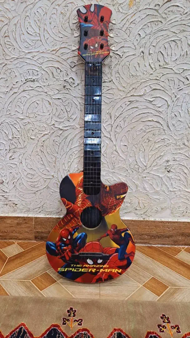 گیتار|اسباب‌بازی بچه|رشت, ترمینال|دیوار