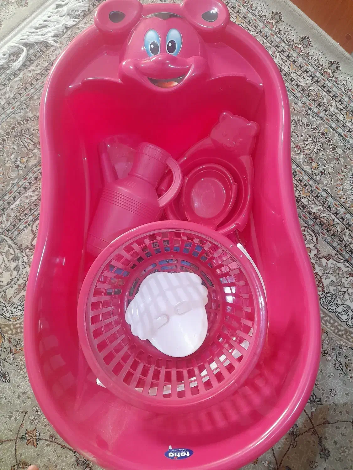 تشت حمام و سبد لباس و جاصابونی و گیره لباس|اسباب و اثاث بچه|ارومیه, |دیوار