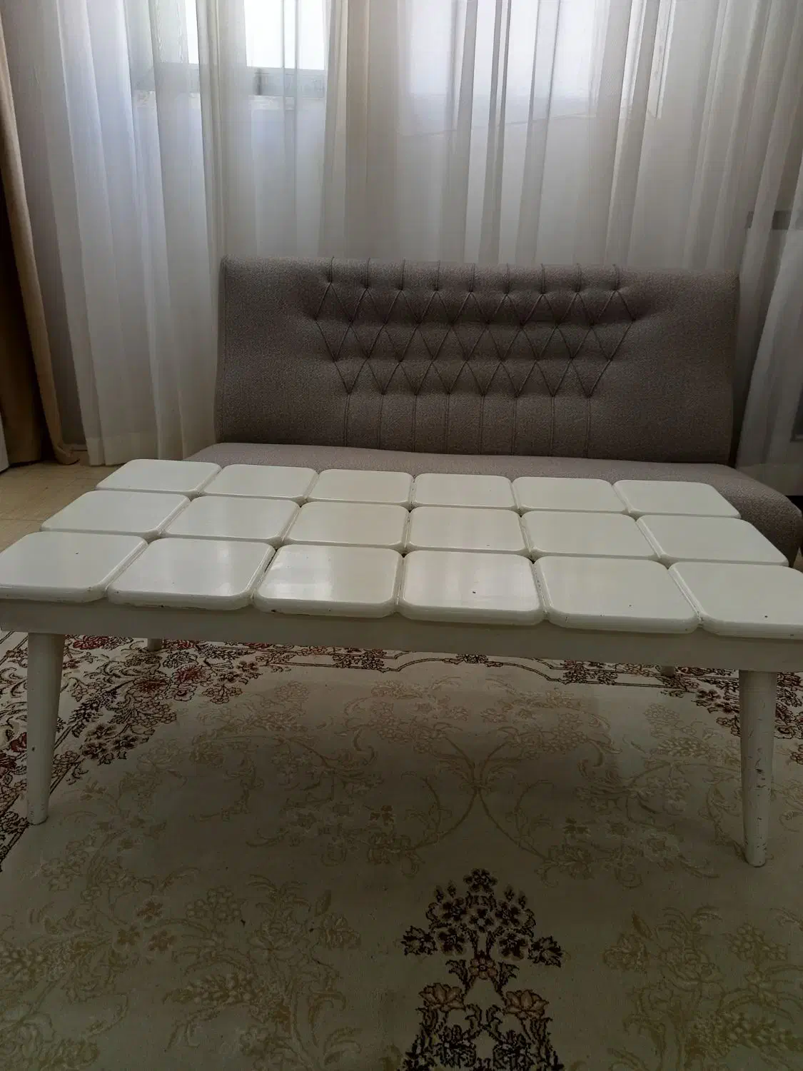 یک عدد میز جلو مبلی|مبلمان خانگی و میز عسلی|گلبهار, شهر جدید گلبهار|دیوار