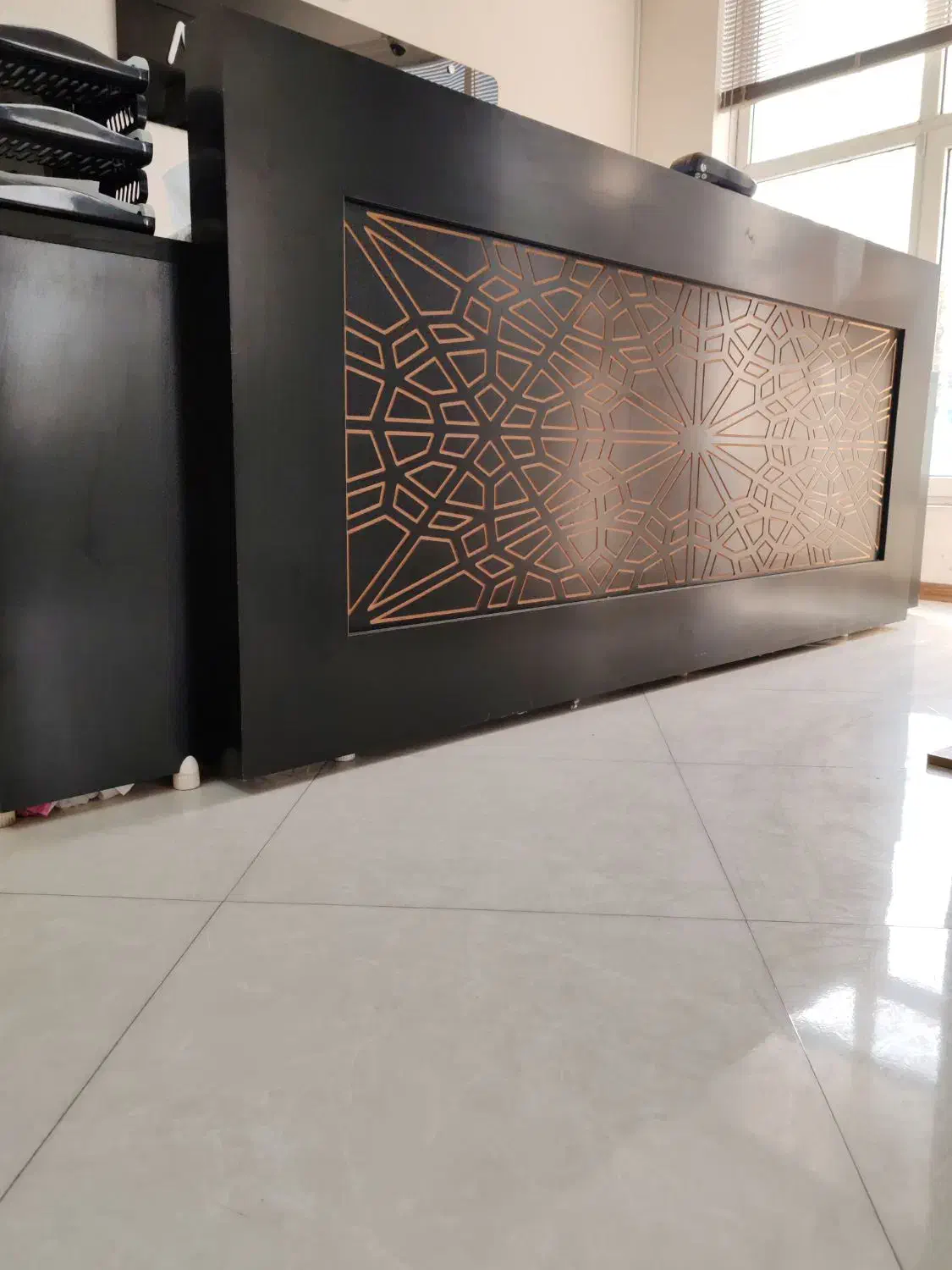 میز پذیرش بزرگ (پیشخوان)|مبلمان اداری|مشهد, راهنمایی|دیوار