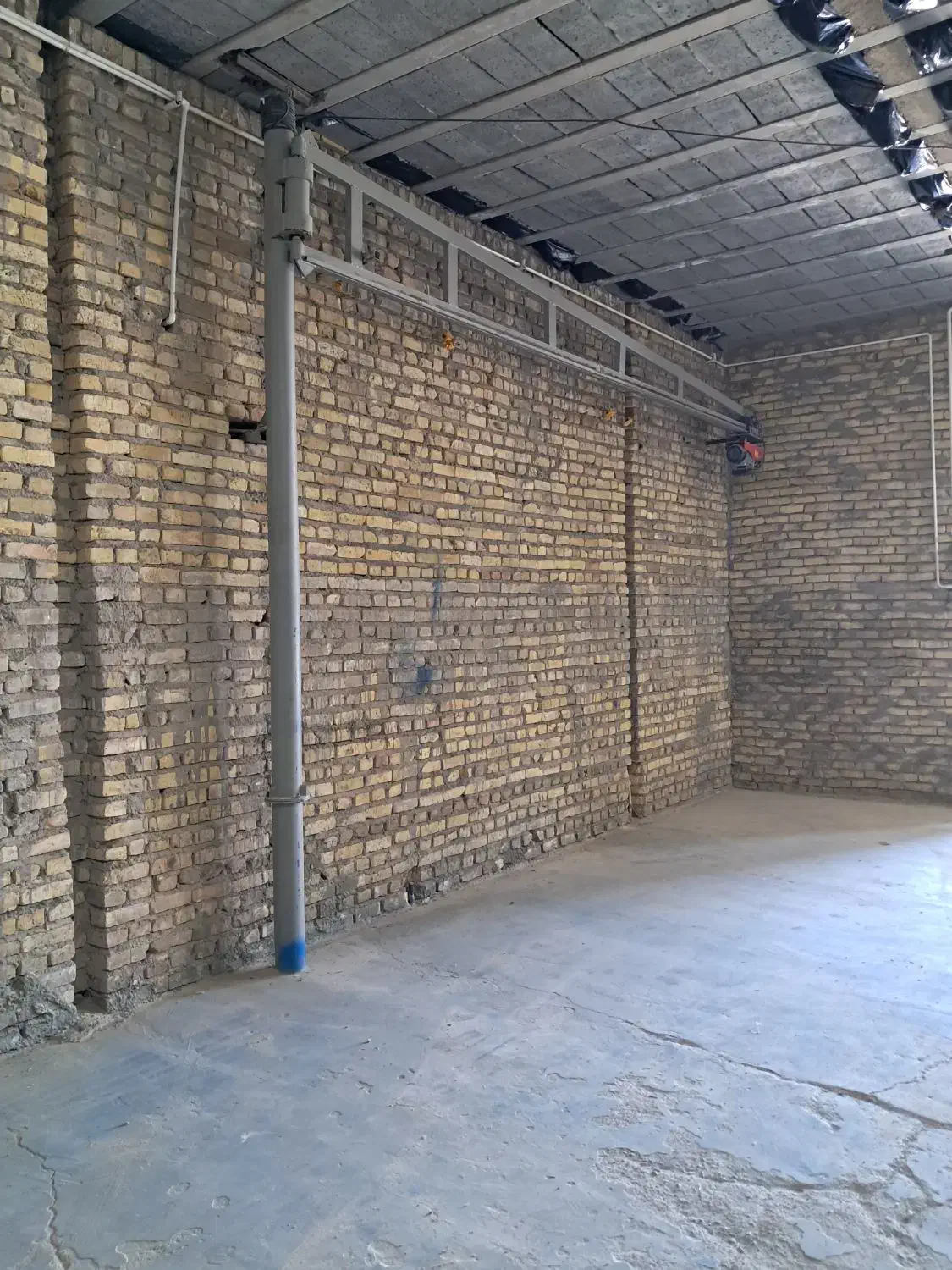 انبار(کارگاه)۱۸۰متری جاده فرودگاه|اجارهٔ مغازه و غرفه|یزد, |دیوار