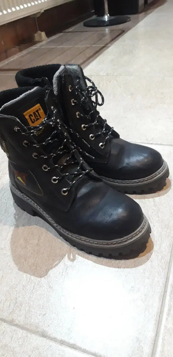 پوتین پسرانه|کیف، کفش، کمربند|اندیشه, شهرک صدف|دیوار