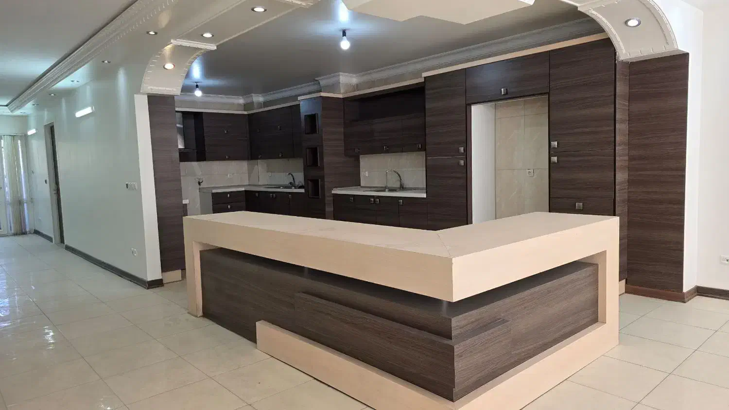 واحد آپارتمان سه خوابه ۲۵۰ متری|اجارهٔ آپارتمان|اصفهان, خانه اصفهان|دیوار