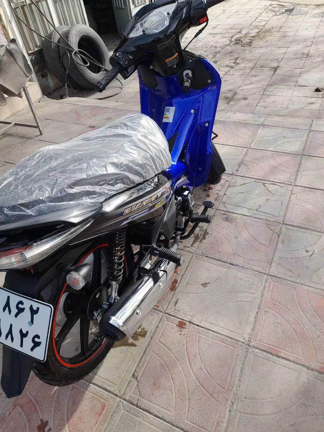 احسان لاکی(پرواز)|موتورسیکلت|تربتحیدریه, رباط سفلی|دیوار