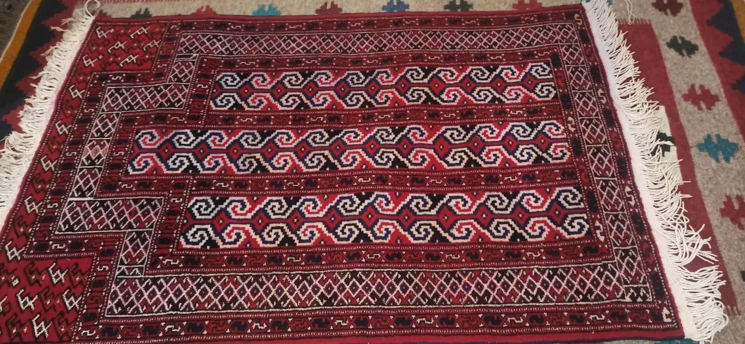 فرش ماشینی و فرش دستباف ،گلیم و قالیچه|گلیم، جاجیم، گبه|پرند, فاز ۳|دیوار