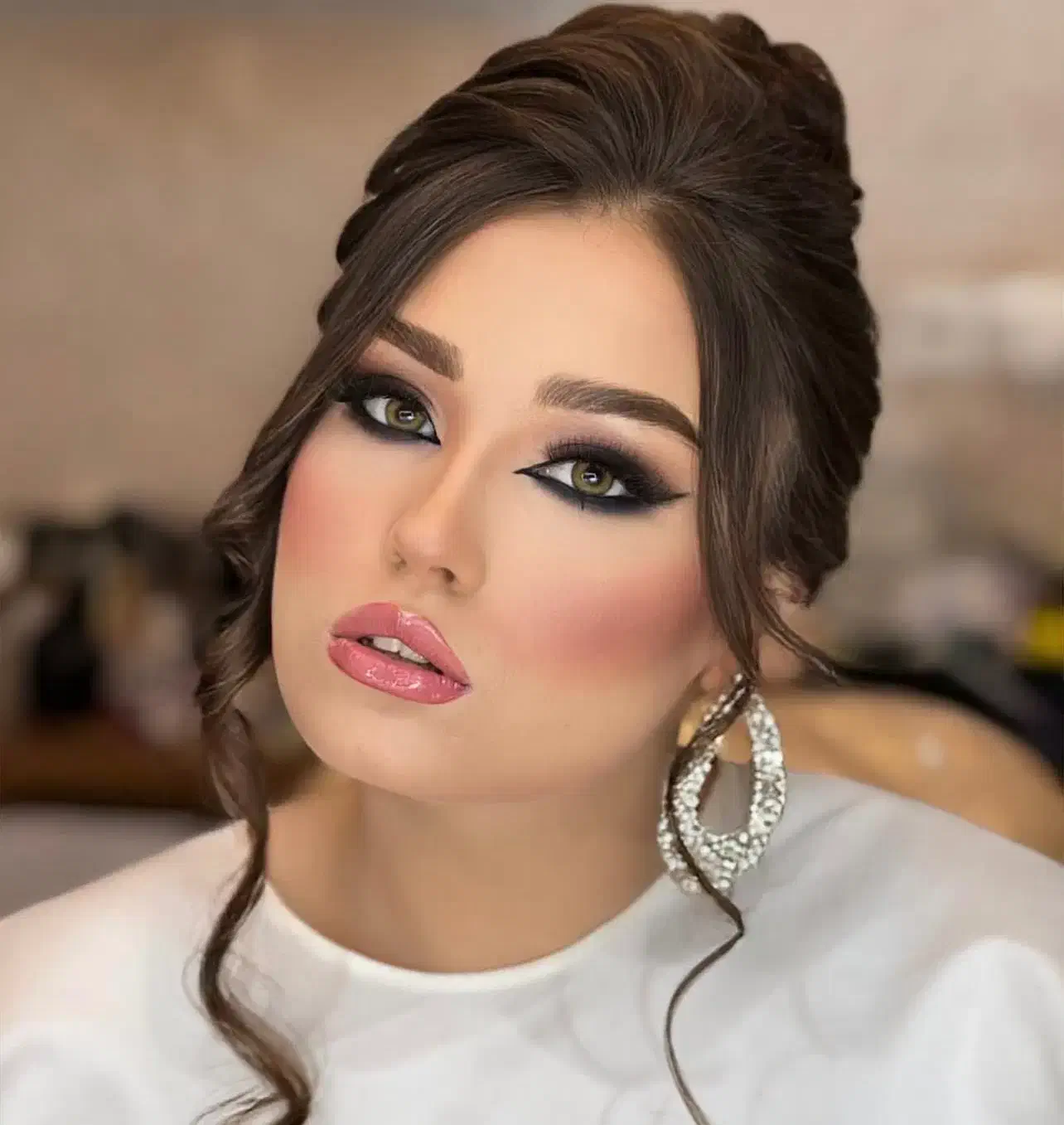 همراه عروس ویژه قیمت فقط ۱۳۰۰(vip)میکاپ وشنیون|خدمات آرایشگری و زیبایی|جیرفت, |دیوار