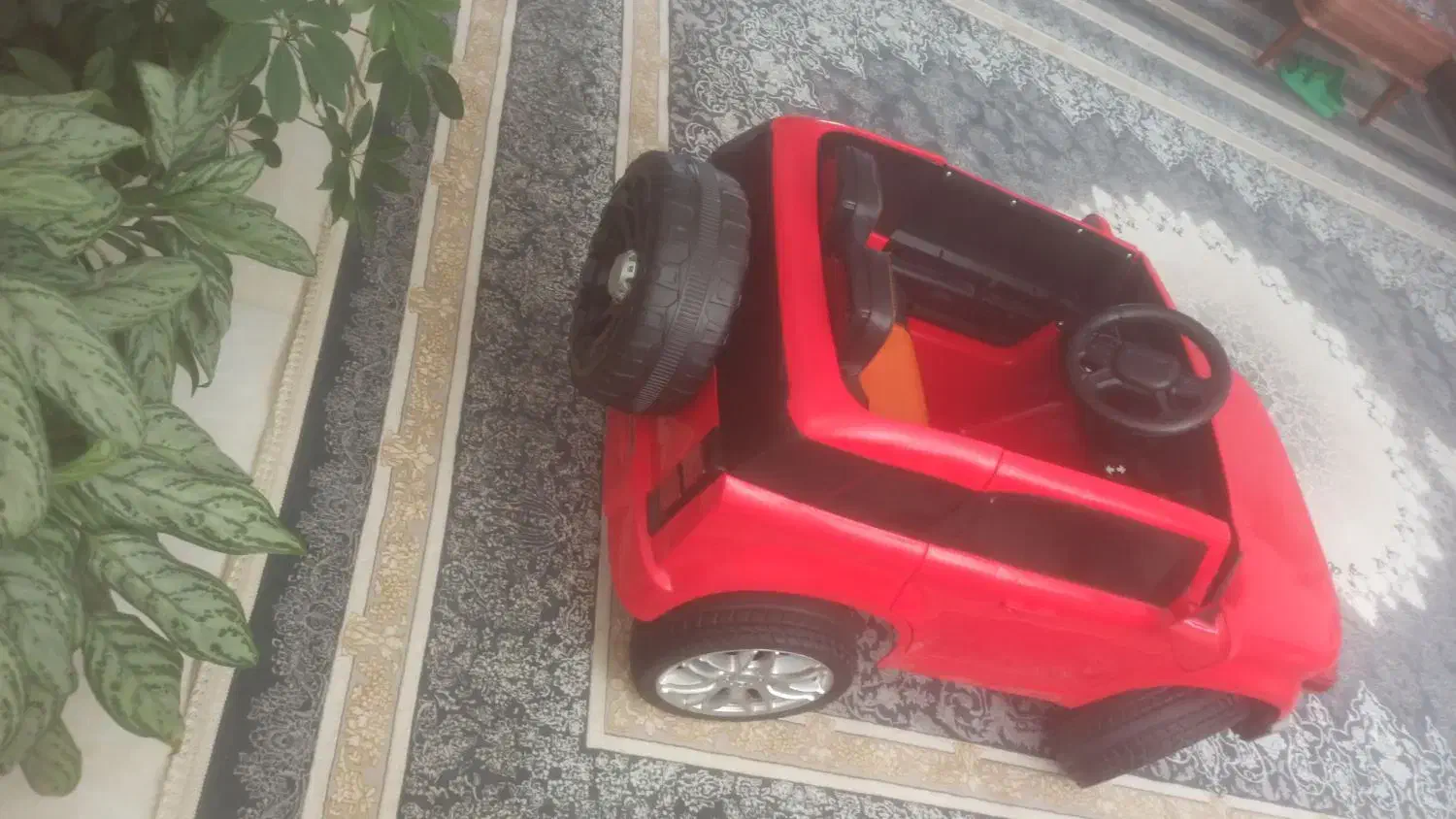 ماشین شارژی در حد نو|اسباب‌‌بازی|آباده, |دیوار