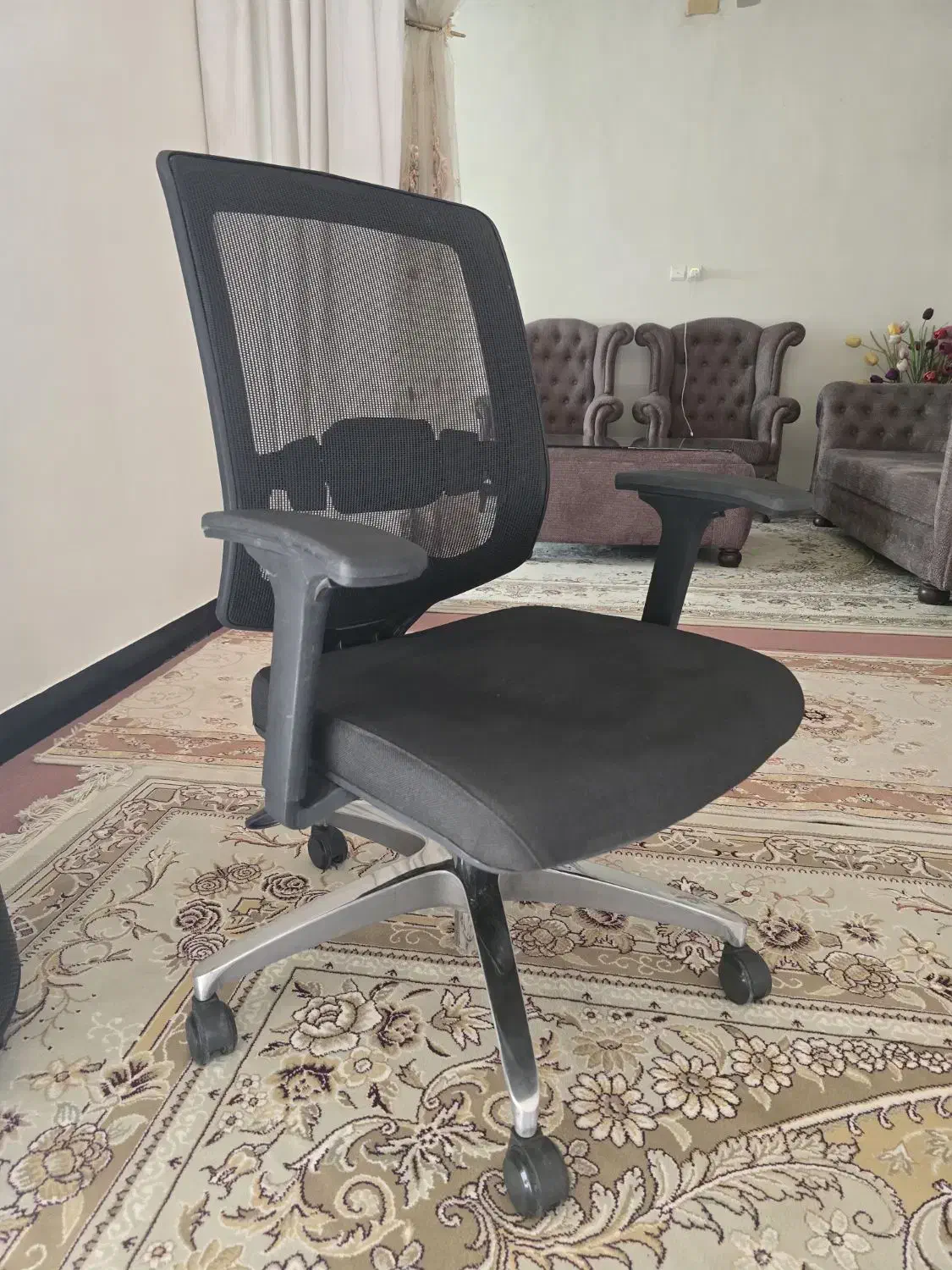 صندلی لیو|مبلمان اداری|اهواز, فرهنگ شهر|دیوار