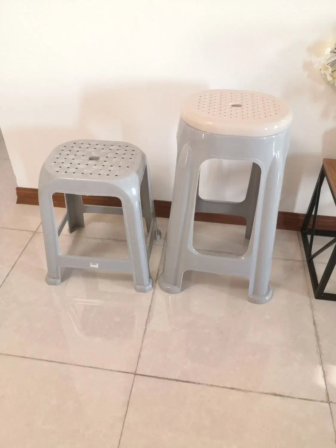 چهارپایه پلاستیکی نو|صندلی و نیمکت|آمل, |دیوار