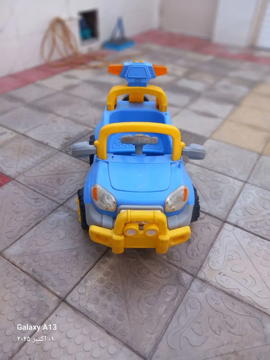 ماشین شارژی دو موتوره..روروک بچه|اسباب‌‌بازی|سبزوار, شرق کال عیدگاه|دیوار