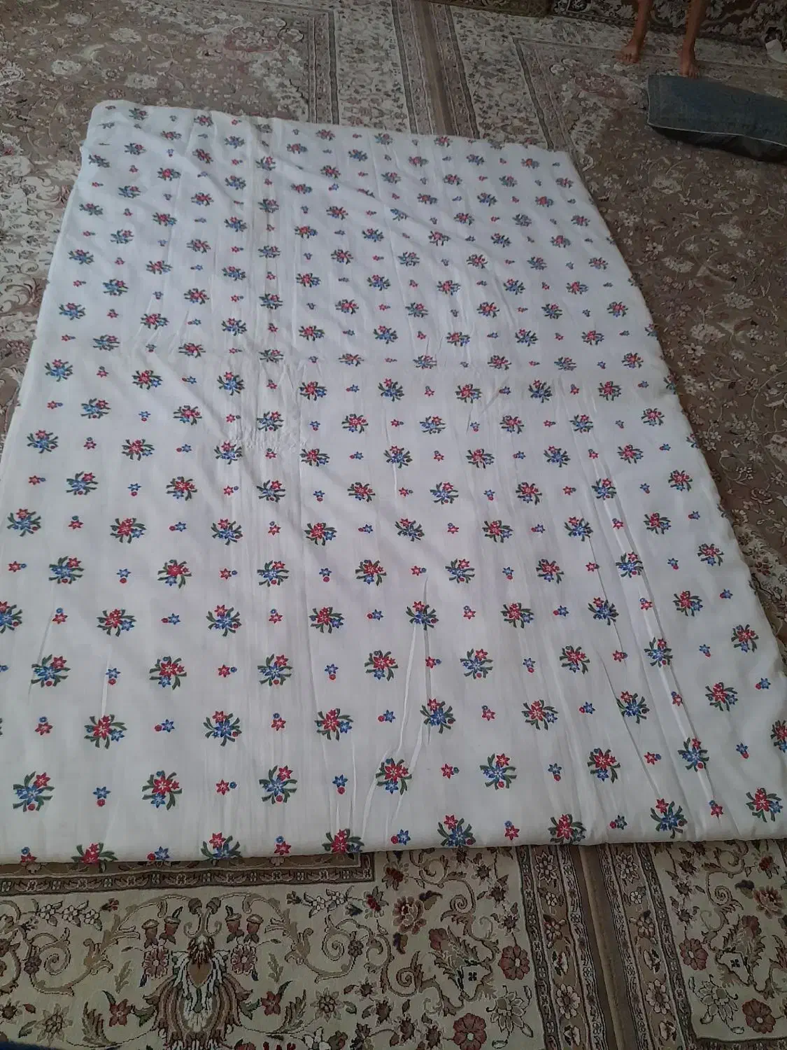 لحاف در حد نو|رختخواب، بالش، پتو|نیشابور, خط کاشمر|دیوار