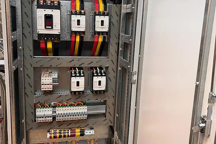 برقکاری ساختمانی و صنعتی|خدمات پیشه و مهارت|سبزوار, هویزه|دیوار