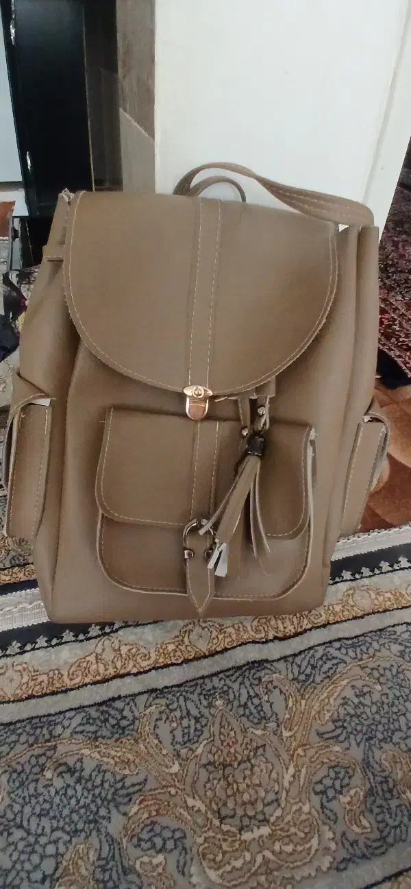 کیف مدرسه تمیز و سالم|کیف، کفش، کمربند|همدان, |دیوار