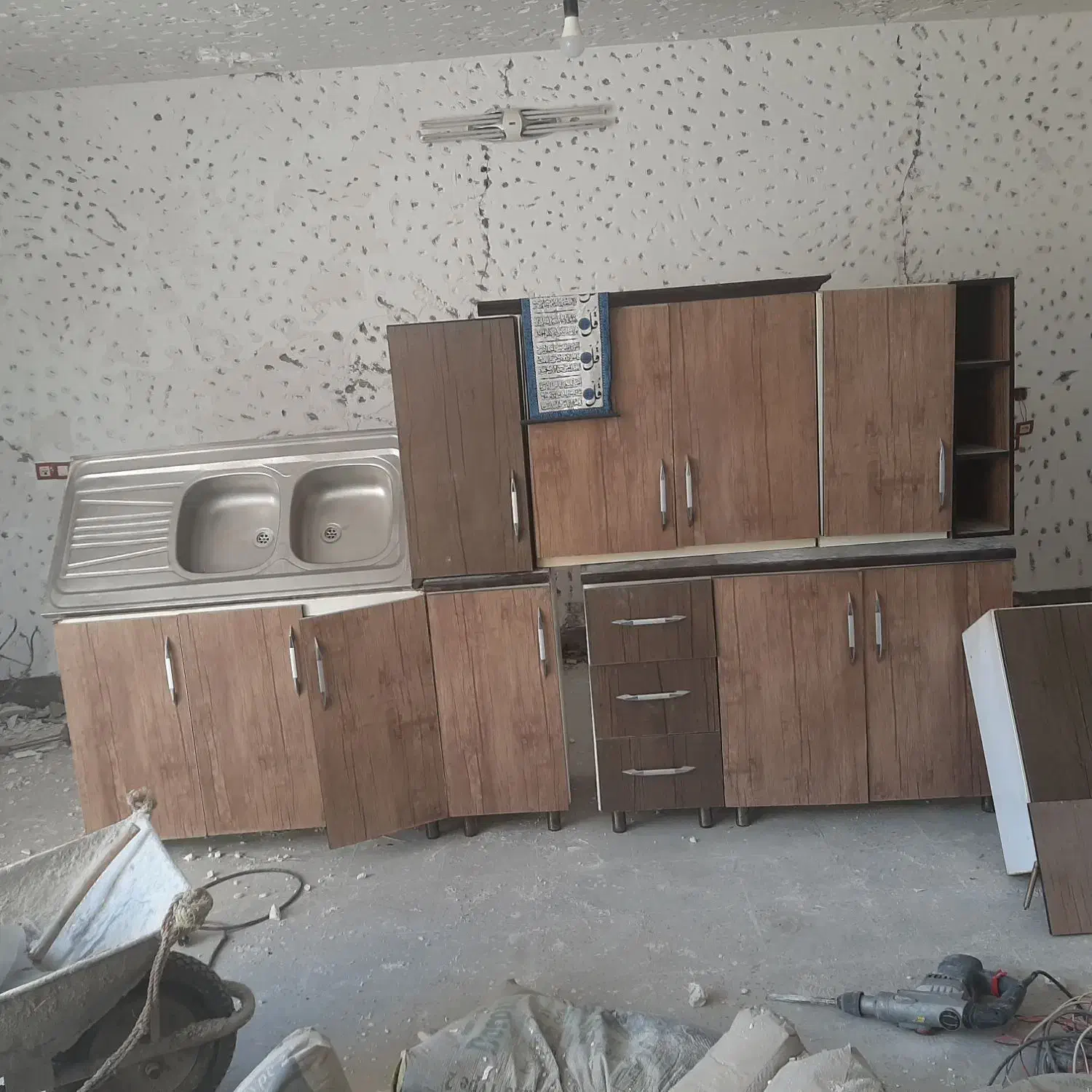 آب چکانو نظم دهنده|آب‌چکان و نظم‌دهنده ظروف|دورود, |دیوار
