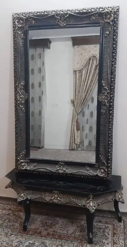 میز آیینه نو و تابلو فرش|بوفه، ویترین، کنسول|دورود, |دیوار