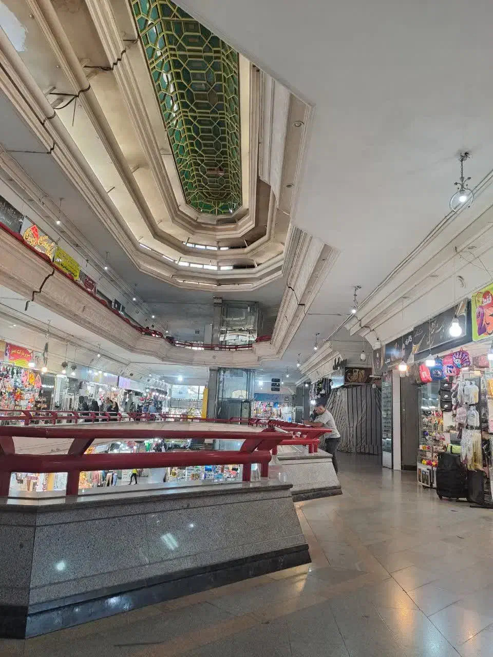 فروش مغازه نزدیک حرم بازار مرکزی|فروش مغازه و غرفه|مشهد, چهارباغ|دیوار