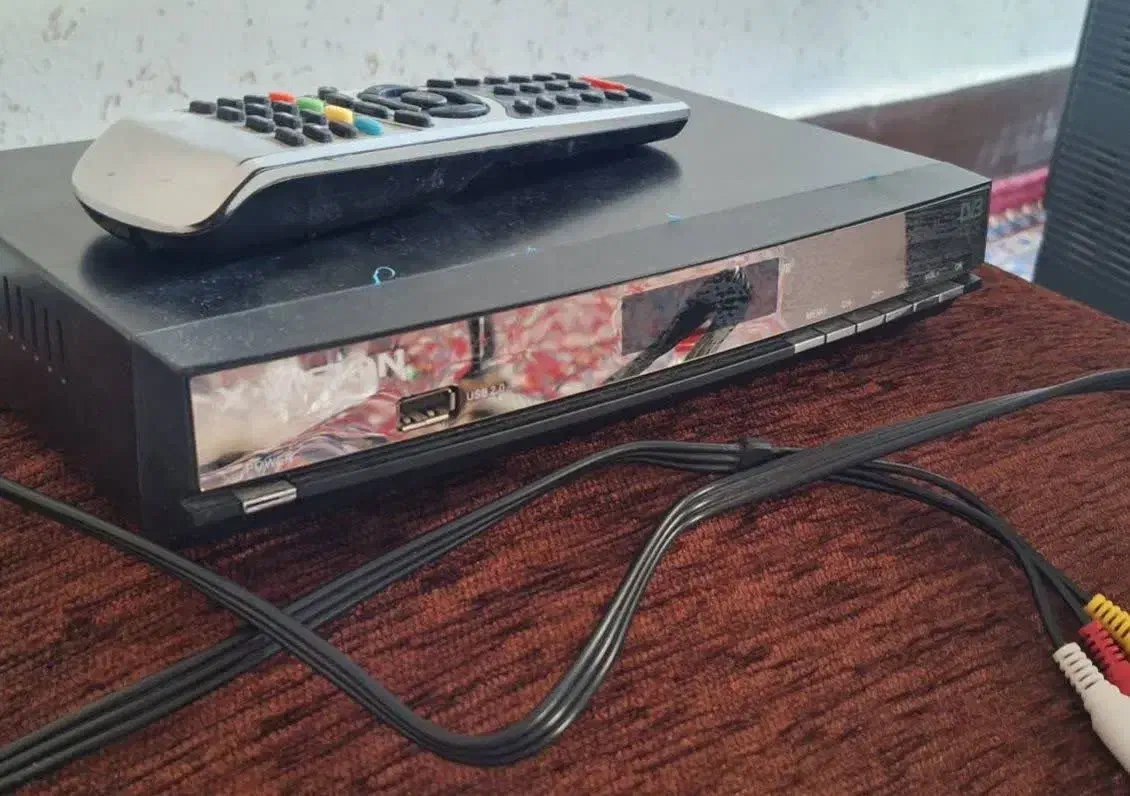 تلویزیون الجی ۲۱ اینچ تمیز با دستگاه دیجیتال|تلویزیون و پروژکتور|لار, |دیوار