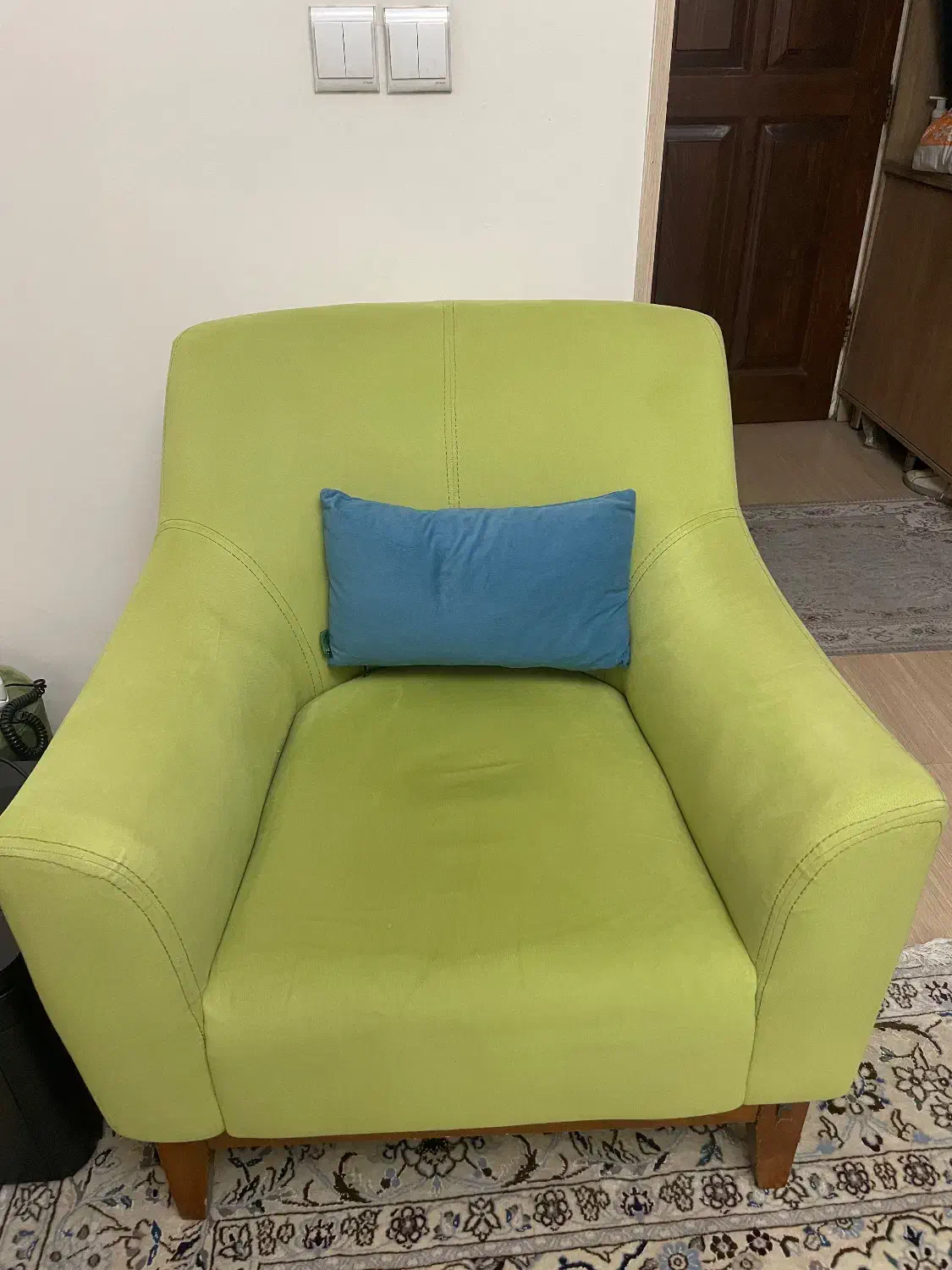 مبل راحتی نیم ست چهار نفره برند یاپراک همراه پاف|مبلمان خانگی و میز عسلی|تهران, مجیدآباد|دیوار