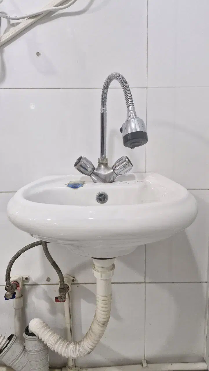 سنگ روشویی پایه دار به همراه شیر آلات|لوازم سرویس بهداشتی|سنندج, |دیوار