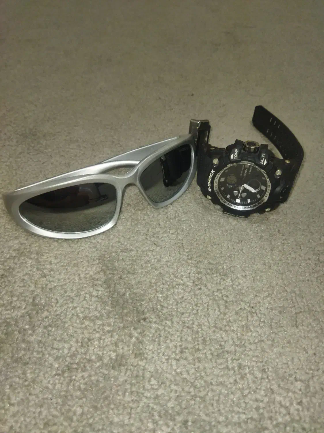 فروش عینک و ساعت نو|ساعت|کلاله, |دیوار