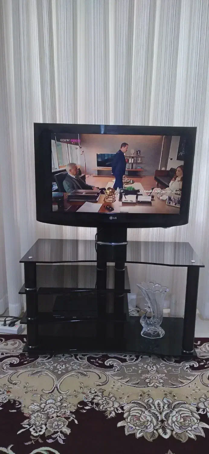 الی سی دی ۳۲ اینچ|تلویزیون و پروژکتور|نیشابور, دهنو|دیوار